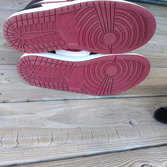 Air Jordan 1 Bred toes - Picture 2 of 4